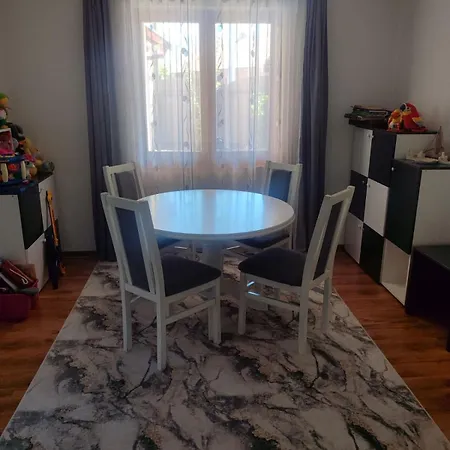 Dina's Sweet & Cozy Apartman *
