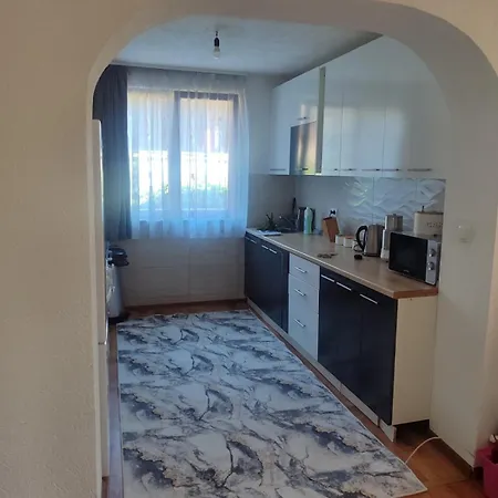Apartamento Dina's Sweet & Cozy Saraievo